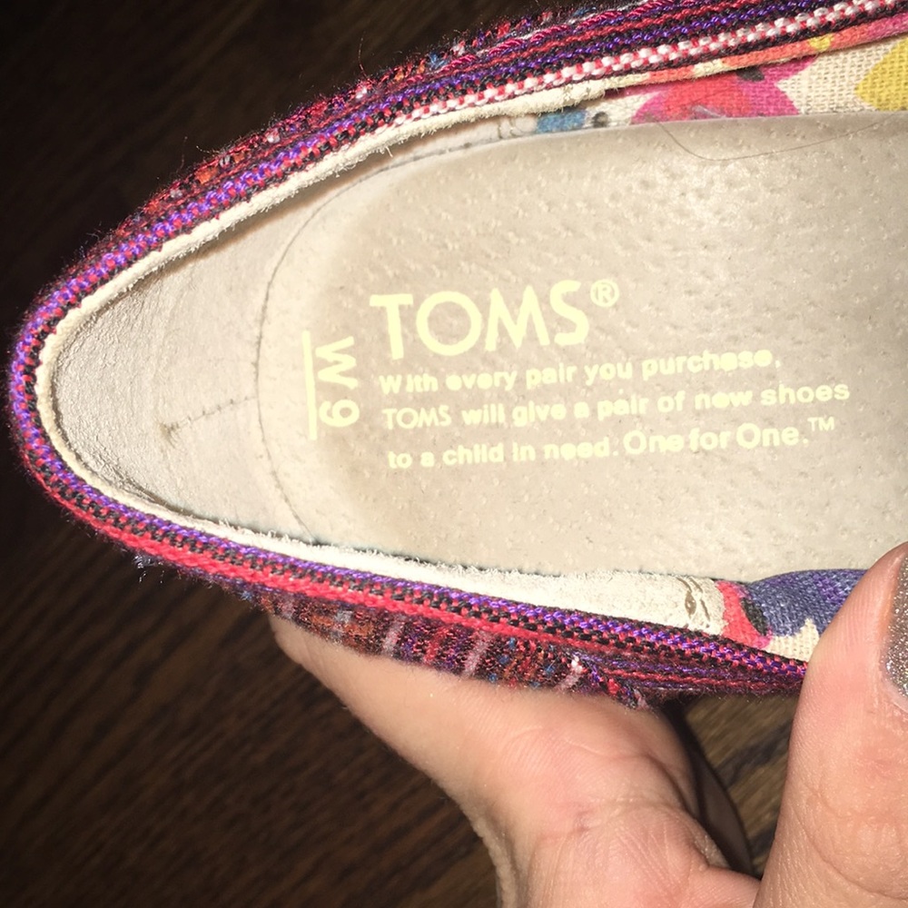 RED TOMS WEDGES - Picture 3 of 3